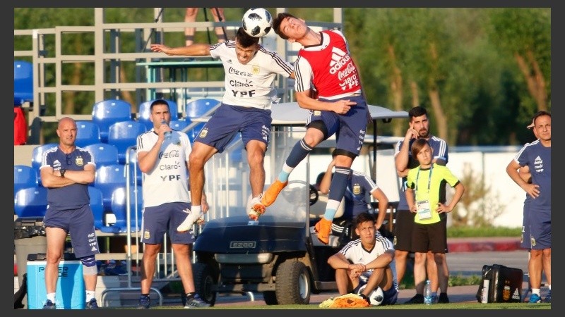Acuña, uno de los que entraría.
