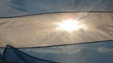 Celeste y blanco con sol para este miércoles feriado.