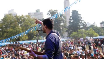 La zona del Monumento se colmó de público.