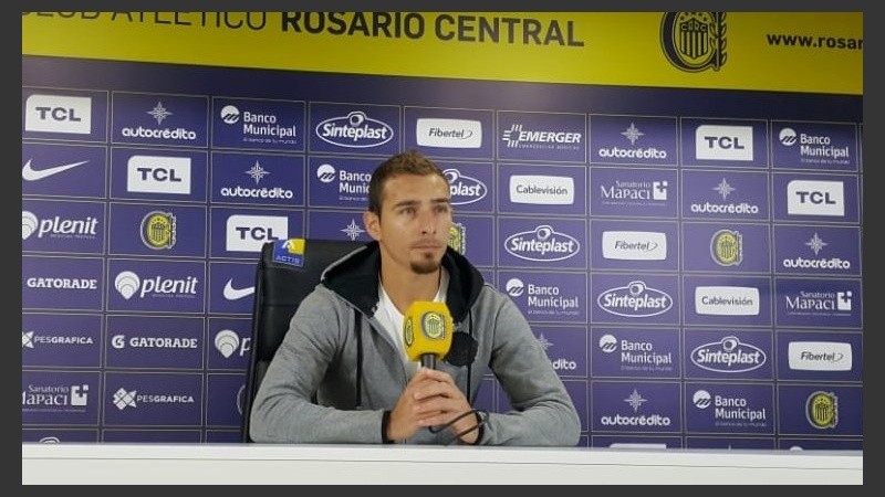 El delantero había planteado la posibilidad de irse del club.