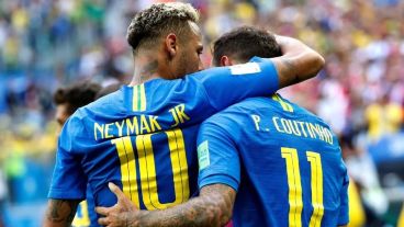 Los goleadores del partido, Neymar y Coutinho.