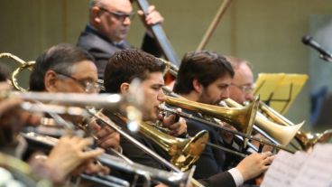 Junto al Ensamble Municipal de Vientos estarán Daniela Berlocchi, en clarinete; y Gabriel Fernández, en flauta.