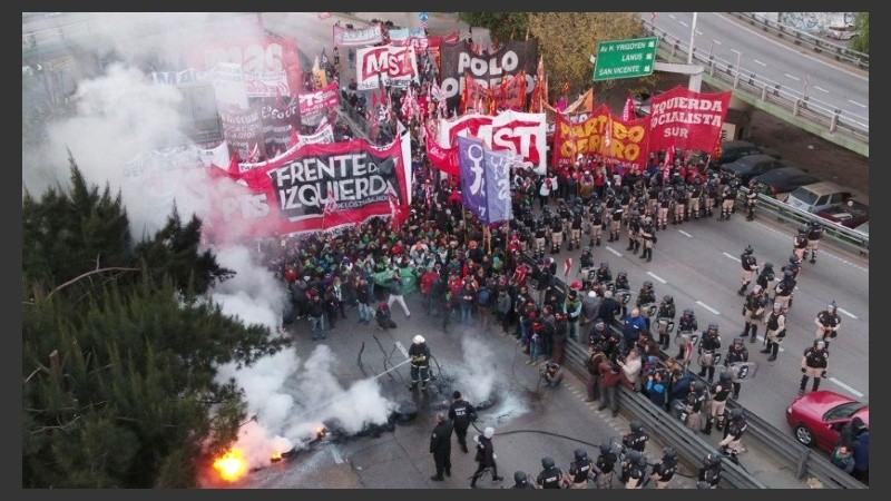Manifestantes camino al Obelisco. 
