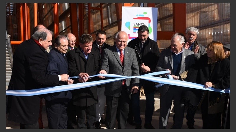 El gobernador encabezó el acto este lunes.