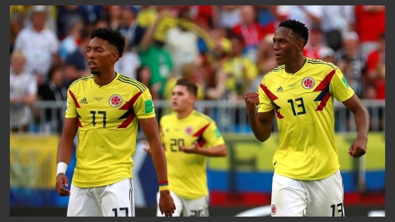 Mina celebra su gol, el que le da el pase a octavos a Colombia.