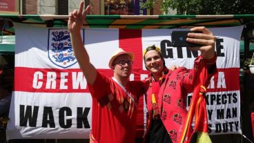 Ingleses y belgas, dos potencias futbolísticas, en la previa del partido.