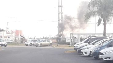 Los trabajadores del Soepu reclamaron frente a la empresa este viernes.
