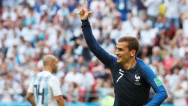 Griezmann marcó el primer gol del partido de penal.