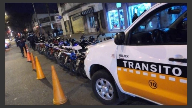 Manejar alcoholizado puede ser sancionado con hasta 20.400 pesos de multa.