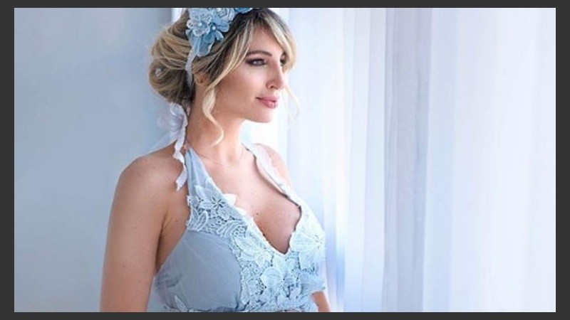 Vicky en la dulce espera. 