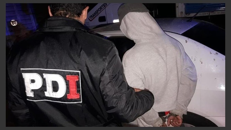 El joven fue apresado por la PDI.