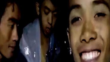 Los niños fueron grabados en la cueva donde hace 11 días atrás quedaron atrapados.