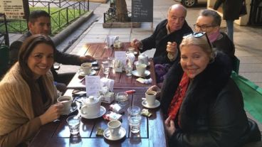 Ni FMI, ni corrida del dólar: Carrió hizo eje en las propinas.