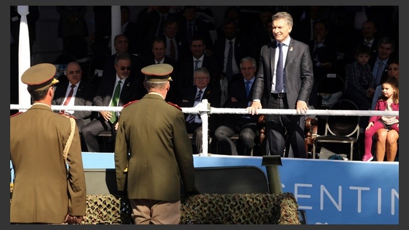 Día de la Bandera sin presidente y de la Independencia sin desfile.