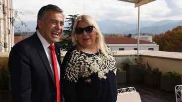 Carrió riendo junto a Cornejo: otro tiempos.