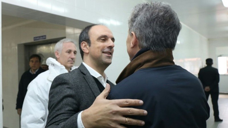 Corral y Macri, juntos contra el gobernador.