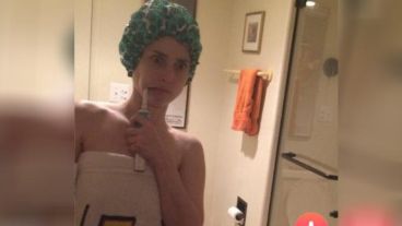 La joven compartió la imagen en su cuenta de Tinder y le criticaron cómo había colocado el rollo de papel higiénico.