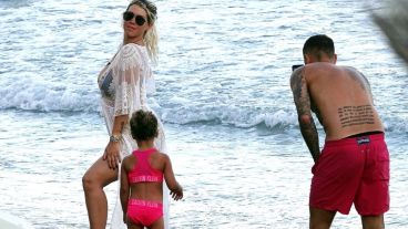 Mauro Icardi y Wanda Nara en Ibiza.