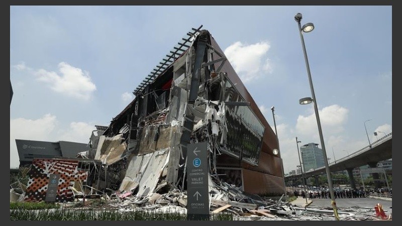 Así quedó el centro comercial tras el derrumbe. 