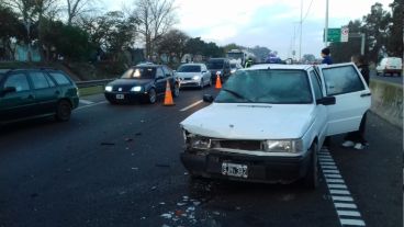 El choque involucró un Fiat Duna, un Volkswagen Gol y un Vento, y un Toyota Etios.