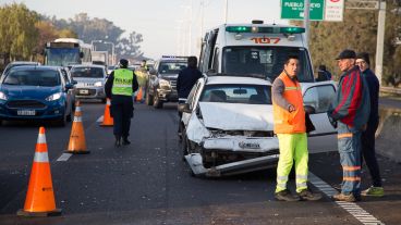 El choque involucró un Fiat Duna, un Volkswagen Gol y un Vento, y un Toyota Etios.