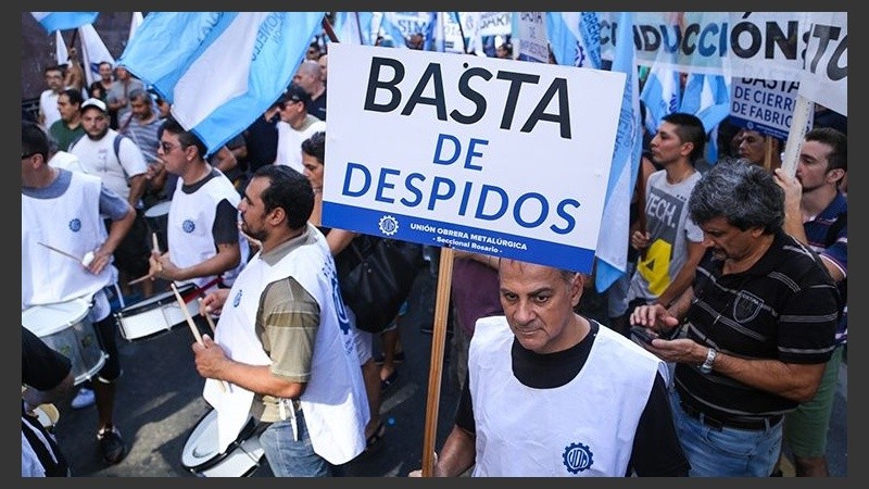 Marchas en contra de despidos en Rosario y la región.
