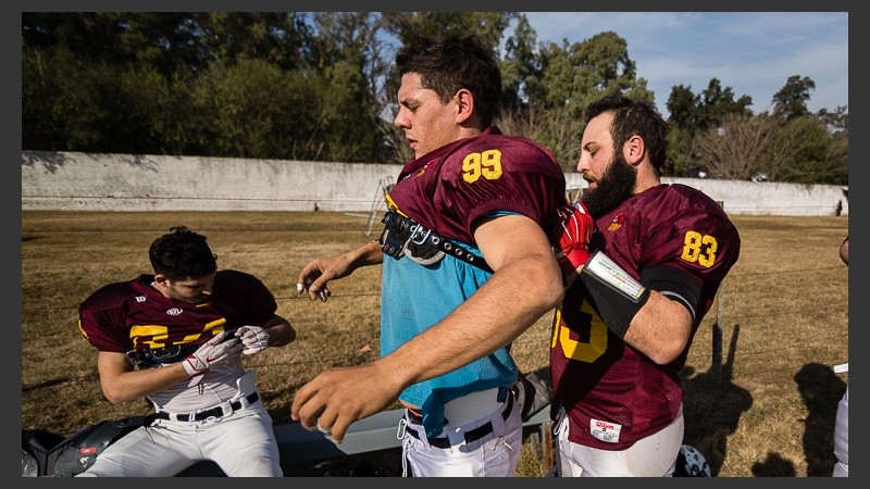 Postales de un partido de fútbol americano en Rosario.