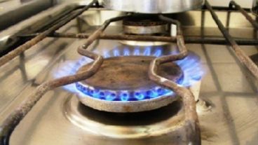 El consumo de gas en invierno llegará con un descuento que se terminará pagando en verano.