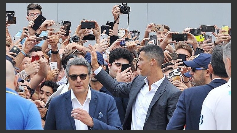 Cristiano, ante los tifosi de la Juve.