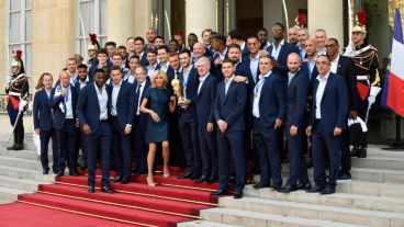 Los galos celebran su segundo título mundial de fútbol.