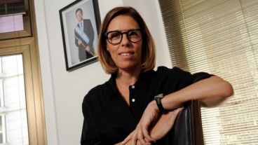 La denuncia es por “negocios incompatibles con la función pública”.