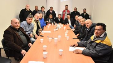 La reunión se realizó ante la presentación del proyecto de Uber en Rosario.