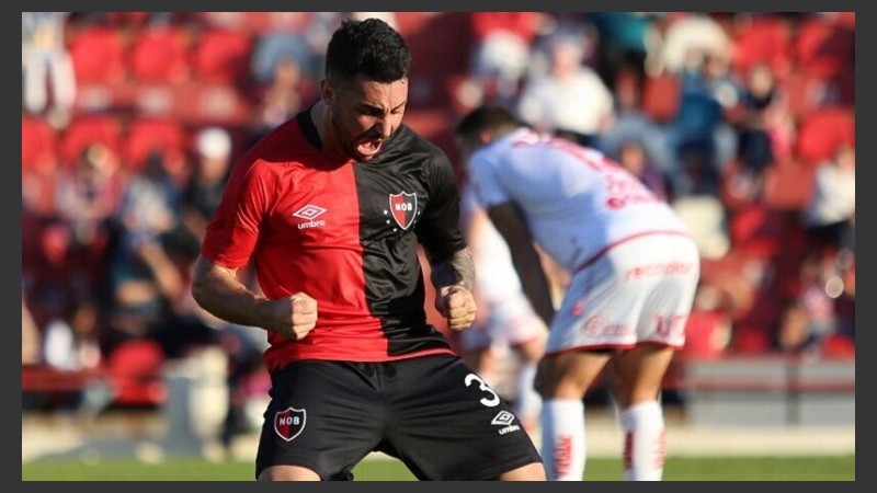 Ferroni celebra su gol ante Unión.