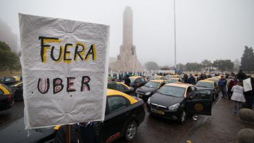 La movilización culminó en el Monumento.