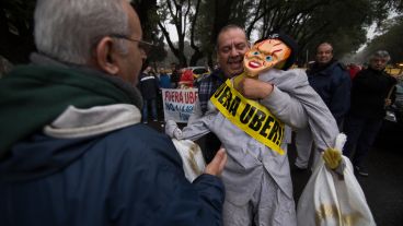 Los taxistas salieron desde el parque Independencia.
