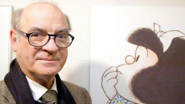 "Quino" y su querido personaje "Mafalda".