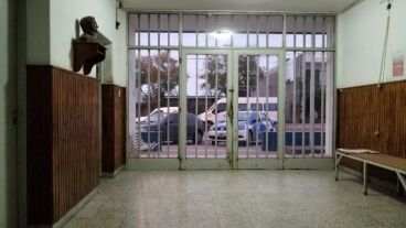 El productor encontró la comisaría cerrada.