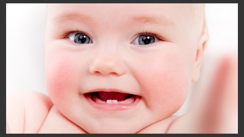 Cuando empiezan a salir los dientes se recomienda visitar a un odontopediatra.