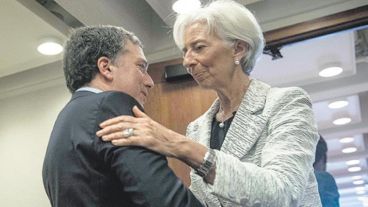 El ministro de Hacienda y Finanzas Nicolás Dujovne y la directora del FMI Christine Lagarde.