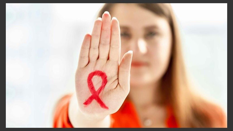 Unas 6.600 mujeres jóvenes de entre 15 y 24 años se infectan cada semana con VIH.