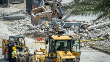 Durante varias dos horas la Policía cerró el tránsito por la avenida Collins.