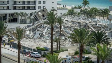 Durante varias dos horas la Policía cerró el tránsito por la avenida Collins.