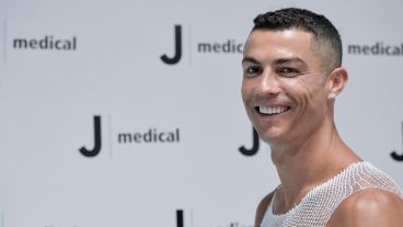 Cristiano luego de hacerse los chequeos médicos en Juventus.