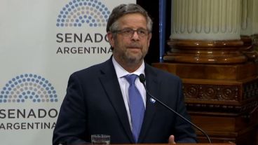 La resolución lleva la firma de Rubinstein.