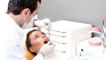 Se puede hacer un tratamiento de ortodoncia a cualquier edad siempre que los dientes tengan un buen soporte óseo.