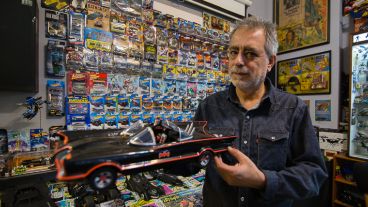 Carlos Coca mostró su colección del mundo Batman.