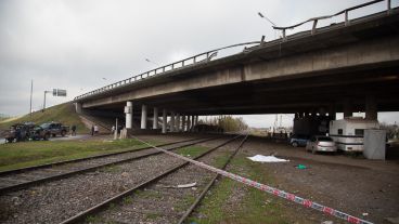 Una de las víctimas terminó debajo del puente de Circunvalación.