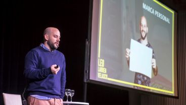 Los influencers, con su accionar, cambiar el proceso de la toma de decisión de compra de sus seguidores.