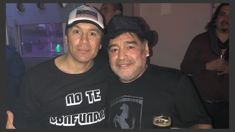 Maradona con Pablo Lescano en el recital.