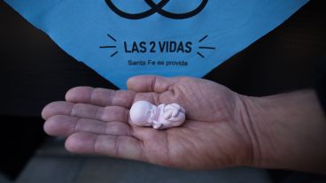 A favor y en contra, martes de doble manifestación sobre el aborto legal y seguro.